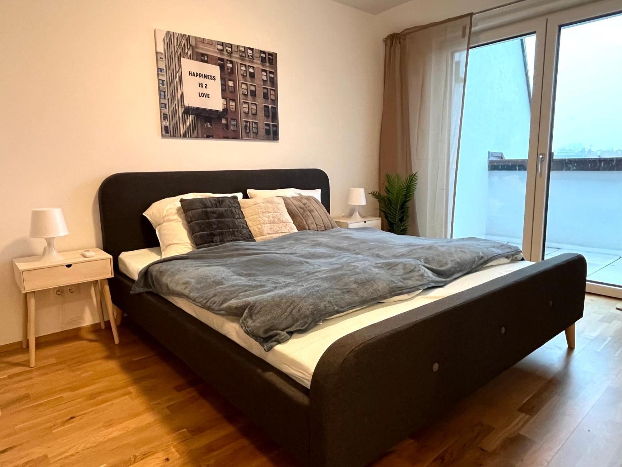Free Parking / Brandnew With Air Condition And Balcony * Wien